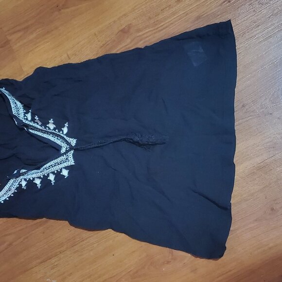 Everything is 10$ Size Sm or 2 - Picture 4 of 16
